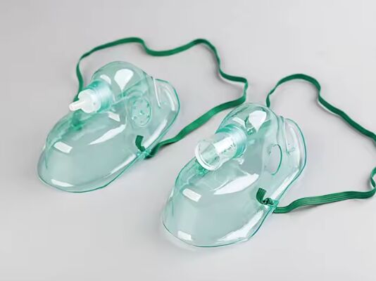 Καλή τιμή Ιατρικής ποιότητας μάσκα οξυγόνου με αδιάβροχη μάσκα και 6cc/8cc φλιτζάνι για αποτελεσματική αναπνευστική θεραπεία σε απευθείας σύνδεση
